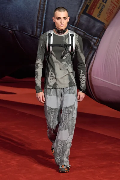 Look 27